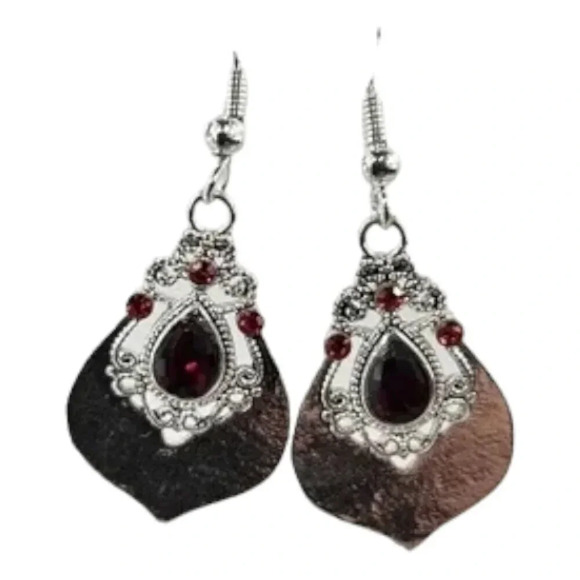 Royal Shield Women’s Small Delicate Earring Set2 - Picture 3 of 6